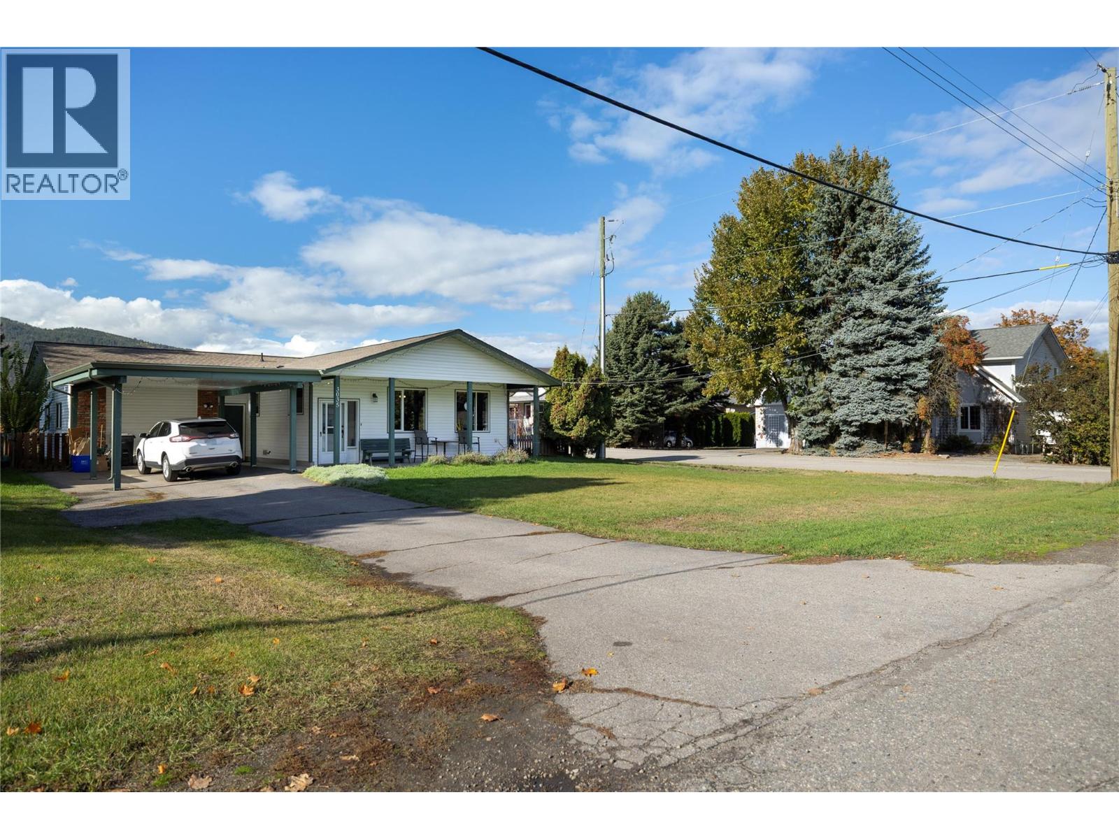 3035 HAYDEN Drive, Armstrong