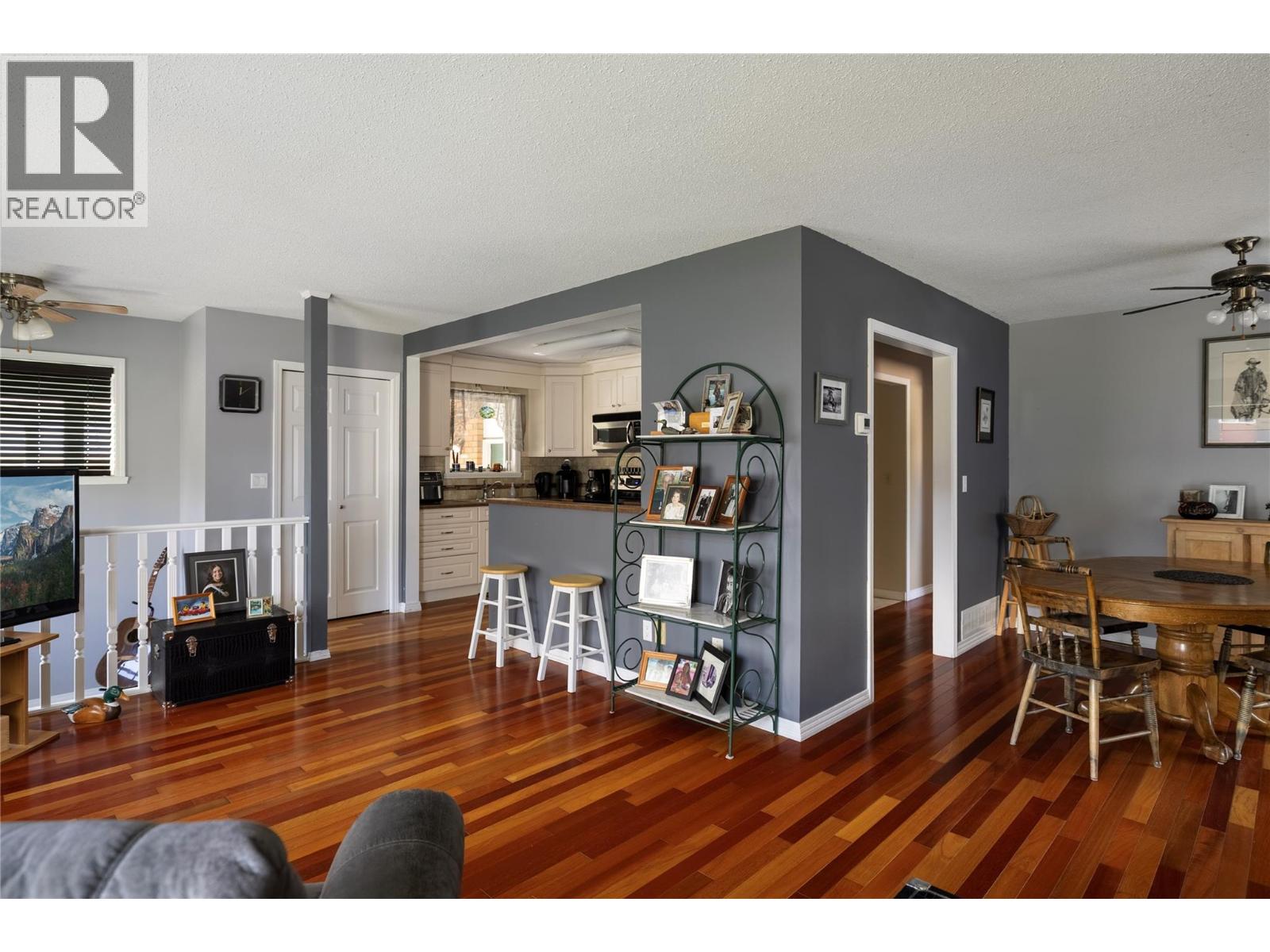 3035 HAYDEN Drive, Armstrong