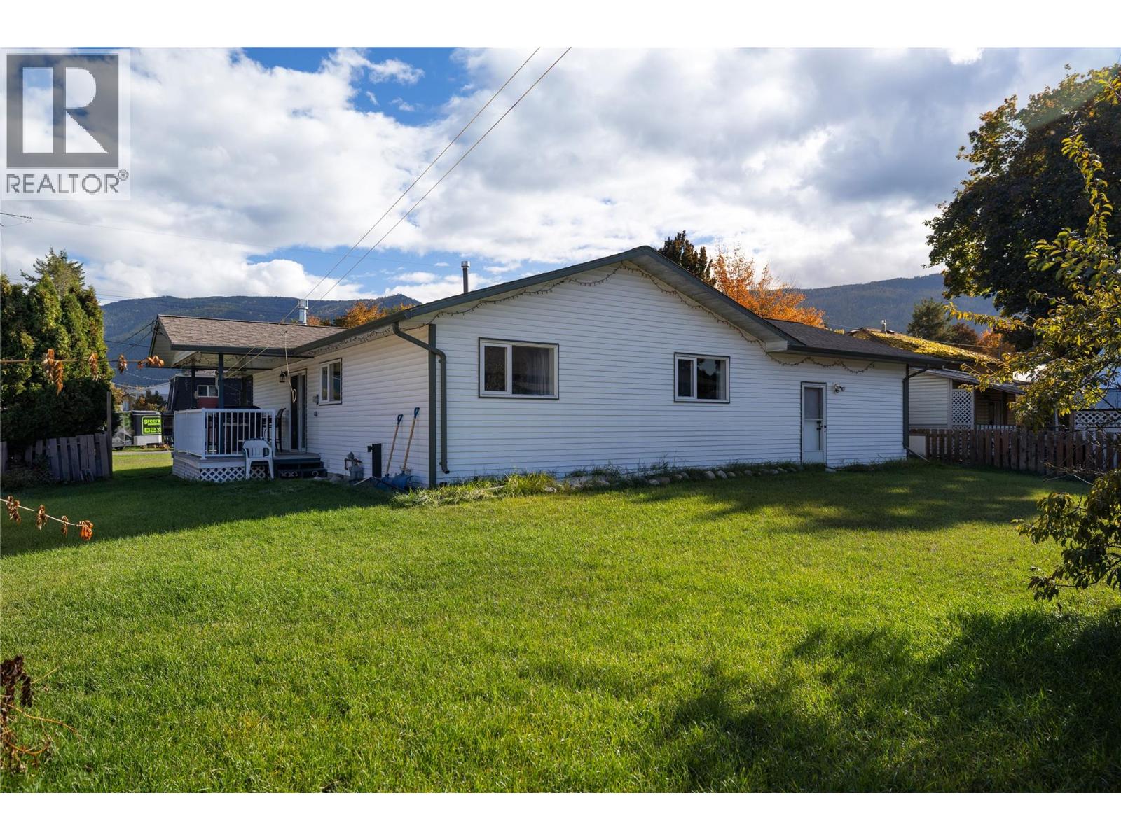 3035 HAYDEN Drive, Armstrong