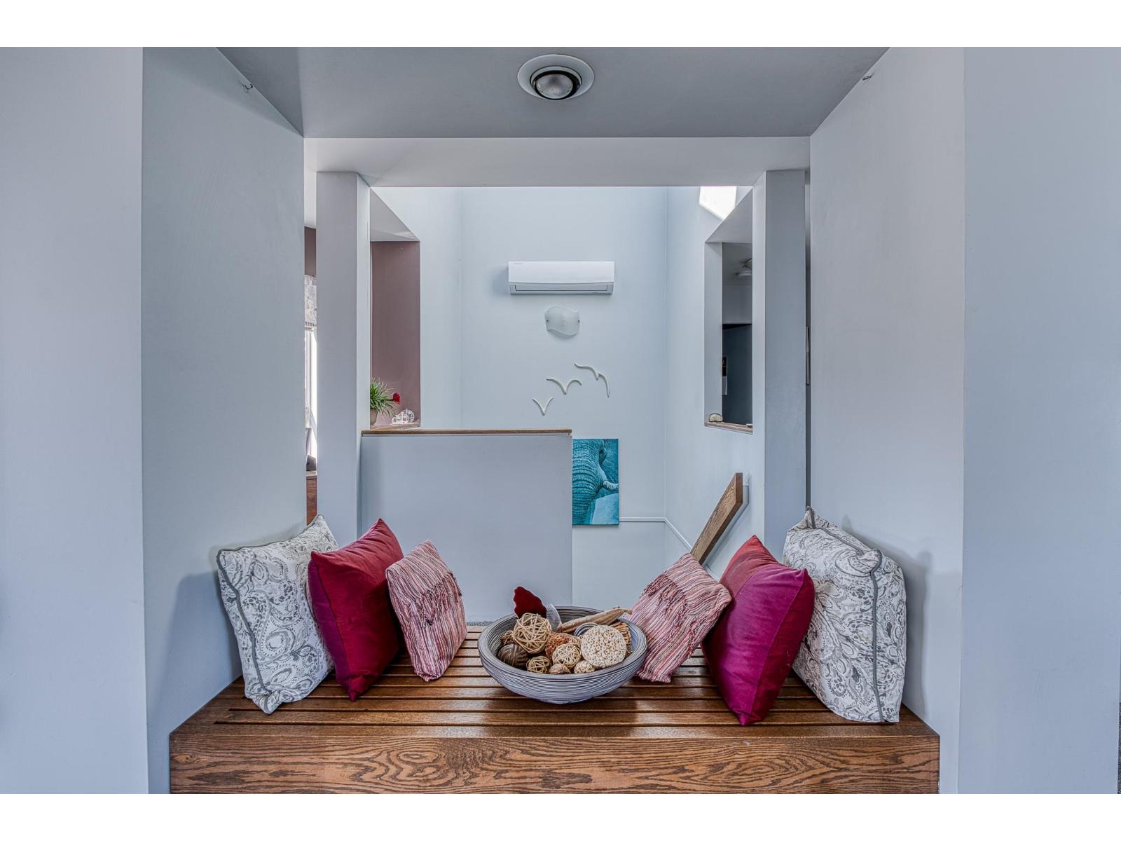 15662 SEMIAHMOO AVENUE, White Rock