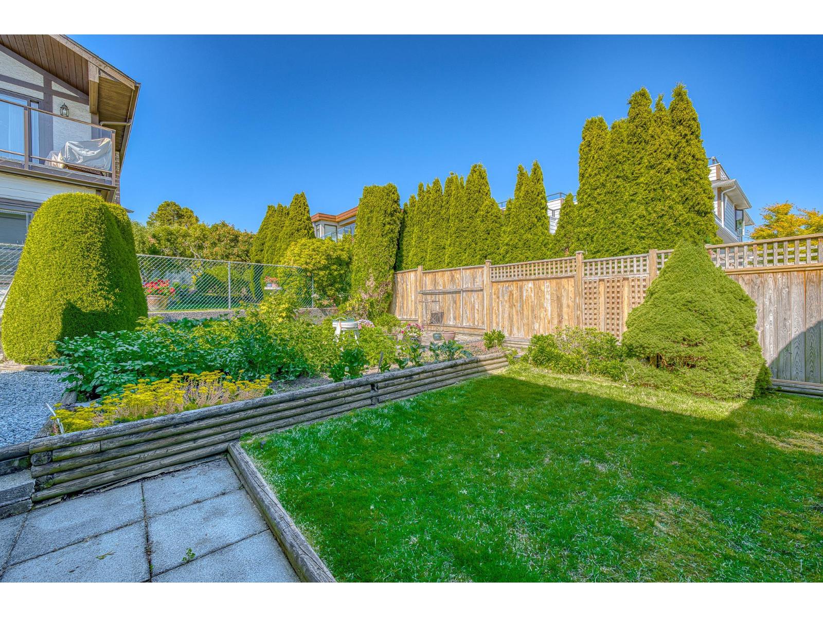 15662 SEMIAHMOO AVENUE, White Rock