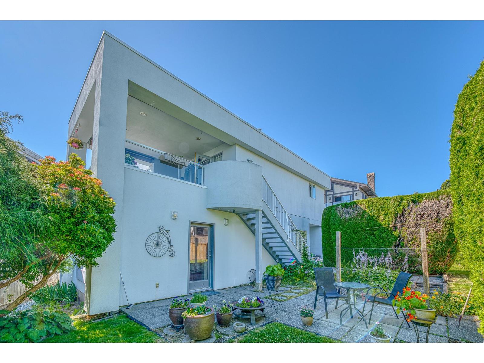 15662 SEMIAHMOO AVENUE, White Rock