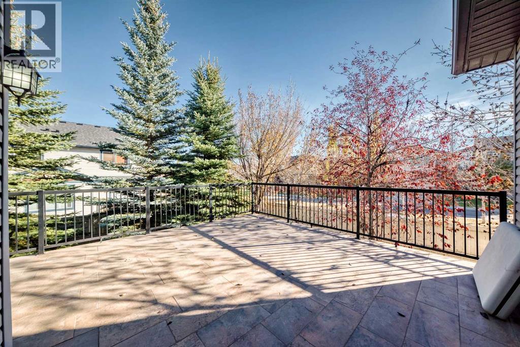 Single Family House for Sale in  Everoak Park SW Evergreen Calgary 