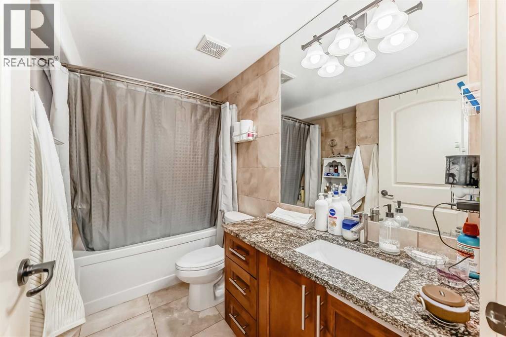 Single Family House for Sale in  Everoak Park SW Evergreen Calgary 