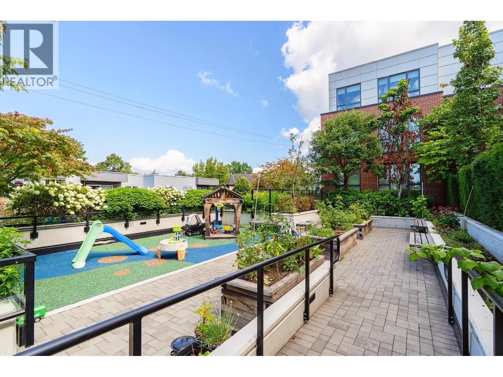 305 2477 CAROLINA STREET, Vancouver