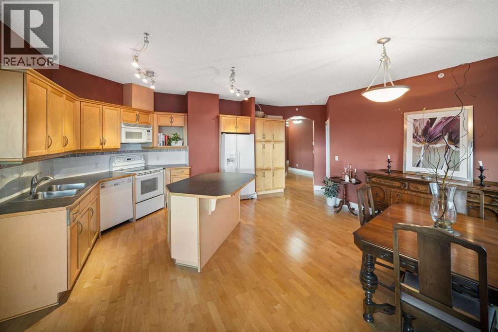 Single Family House for Sale in    Street NW Hillhurst Calgary 