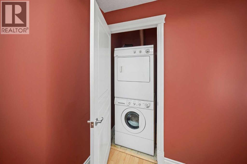 Single Family House for Sale in    Street NW Hillhurst Calgary 