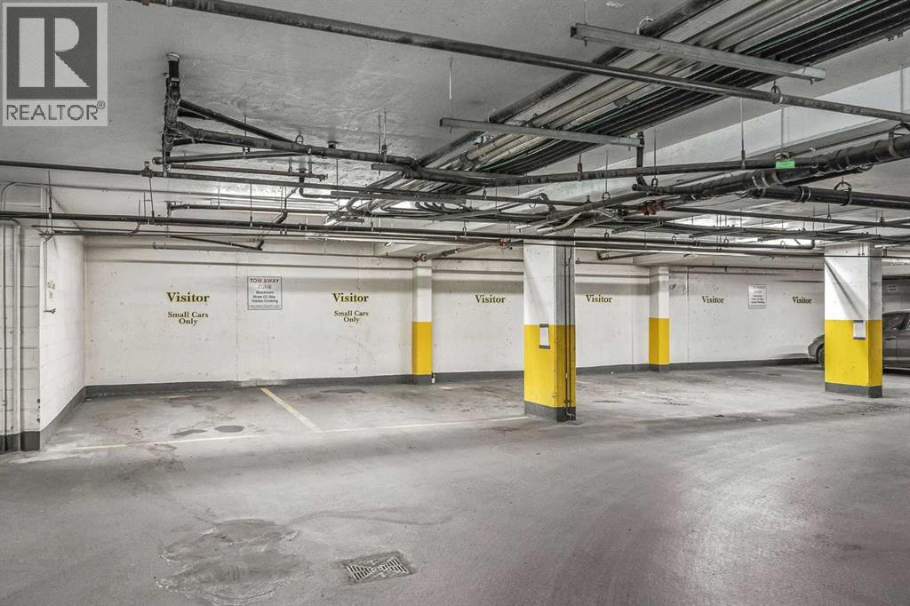 Single Family House for Sale in    Street NW Hillhurst Calgary 