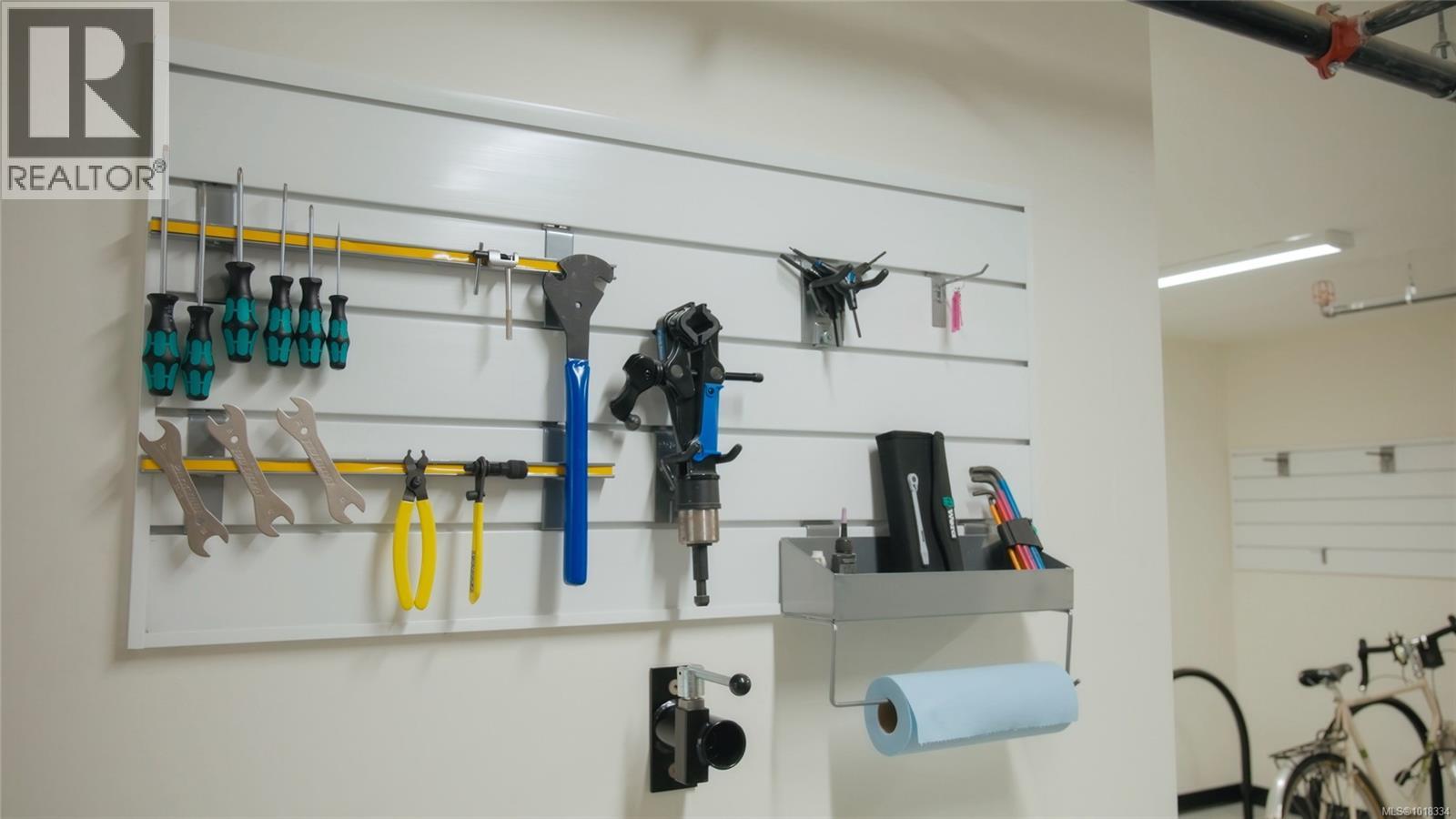 #1 633 BELTON AVE - 23