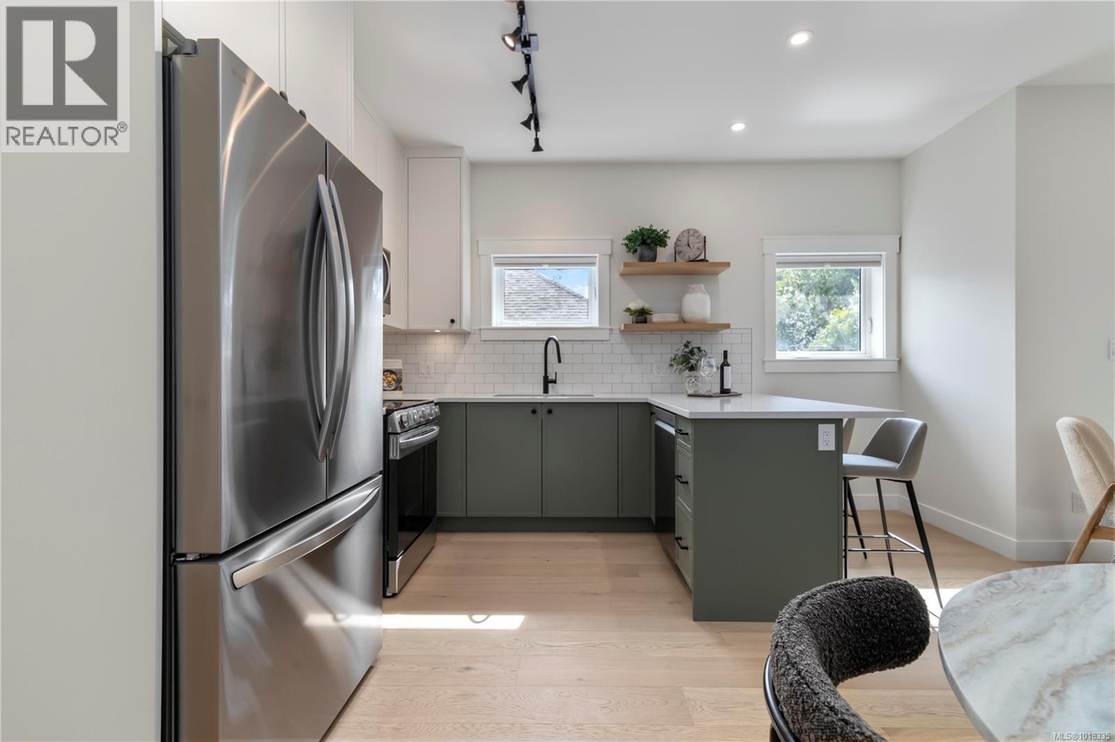 #6 633 BELTON AVE - 12