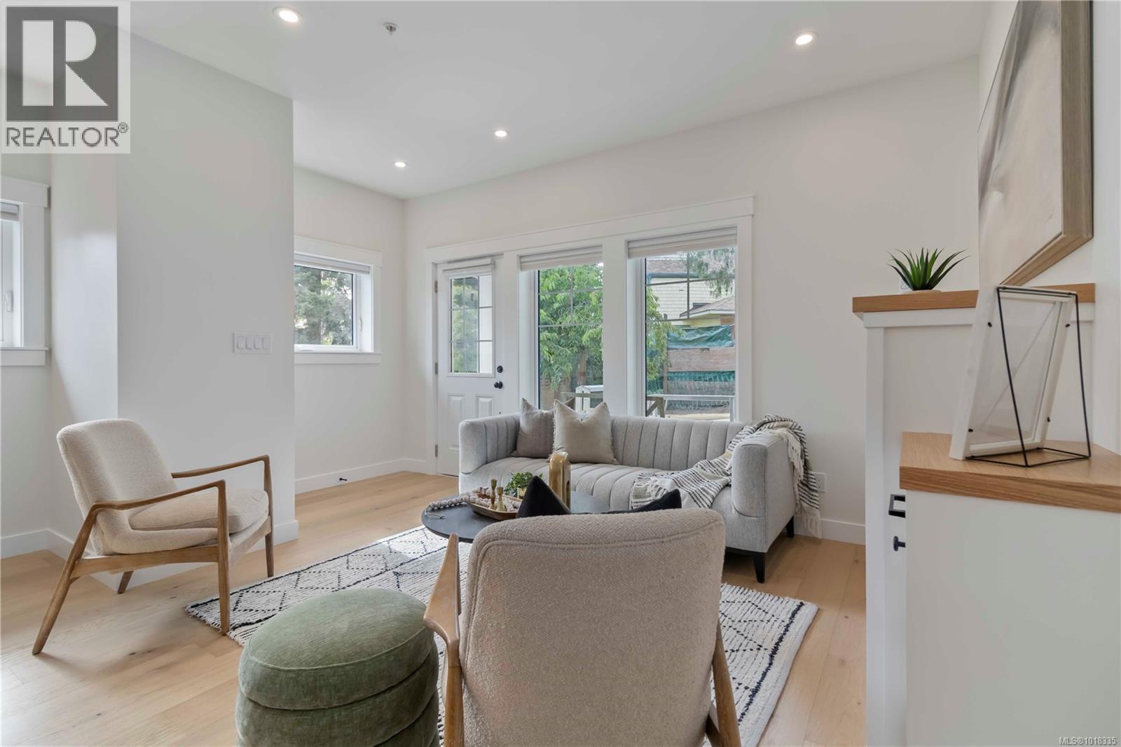 #6 633 BELTON AVE - 18