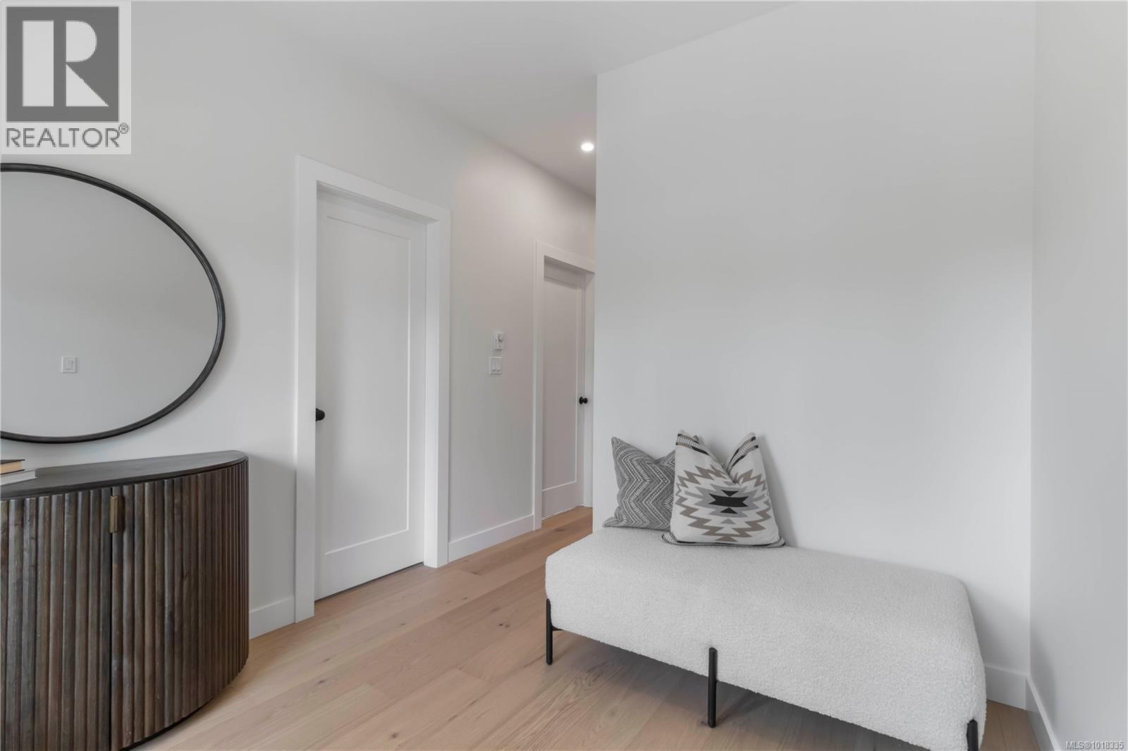 #6 633 BELTON AVE - 21