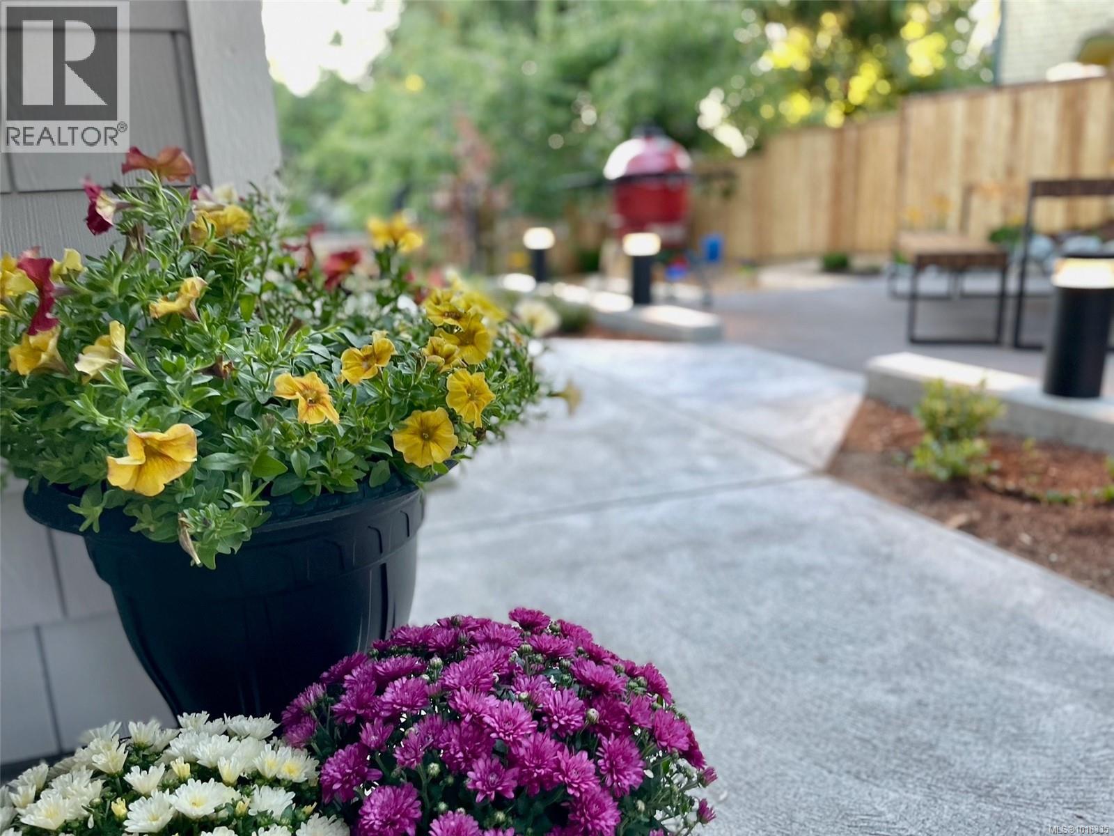 #6 633 BELTON AVE - 43