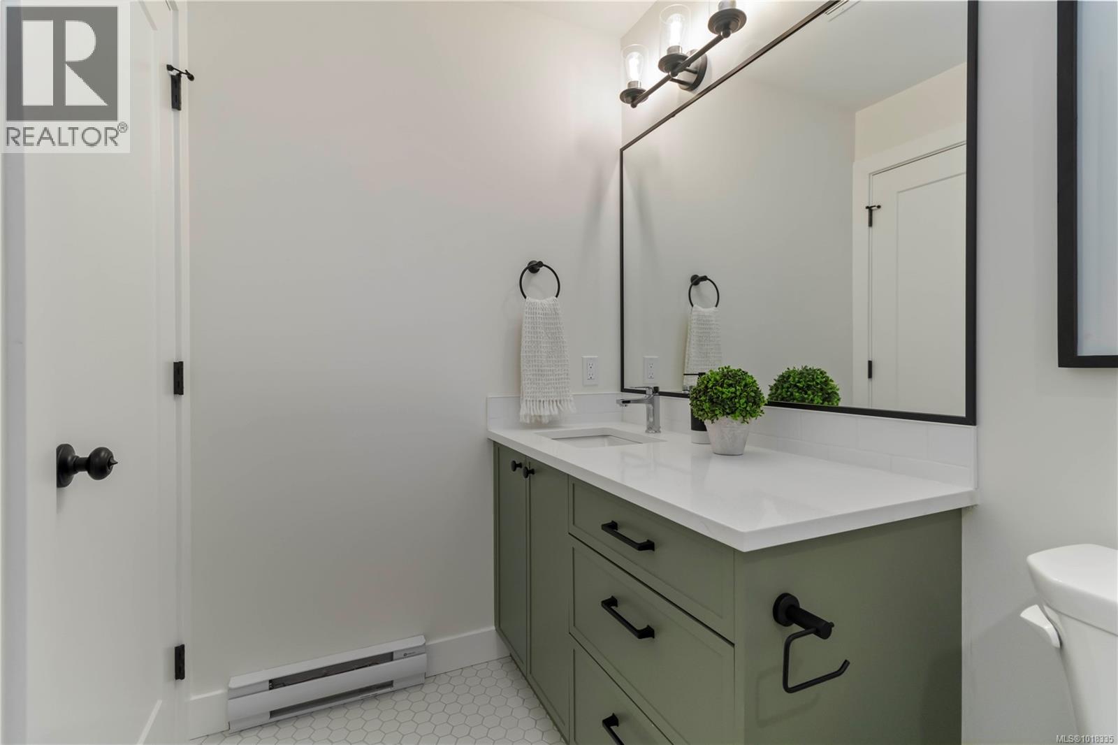 #6 633 BELTON AVE - 37