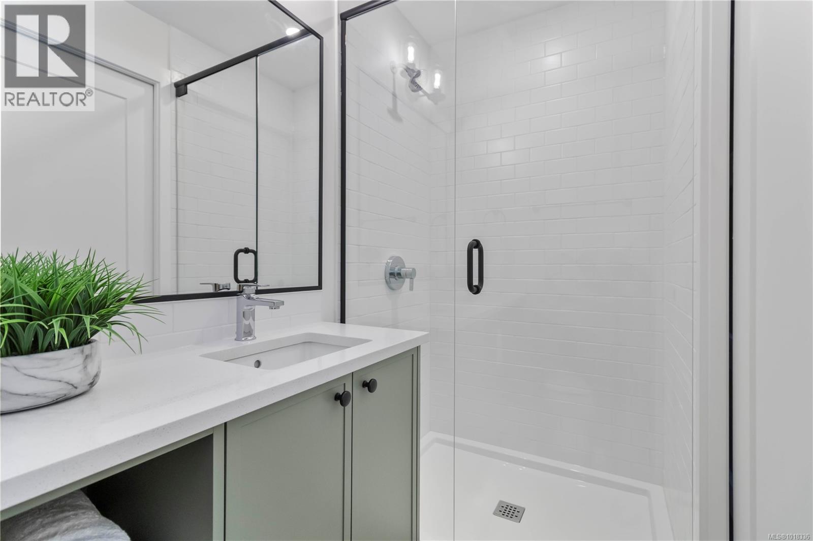 #4 633 BELTON AVE - 40