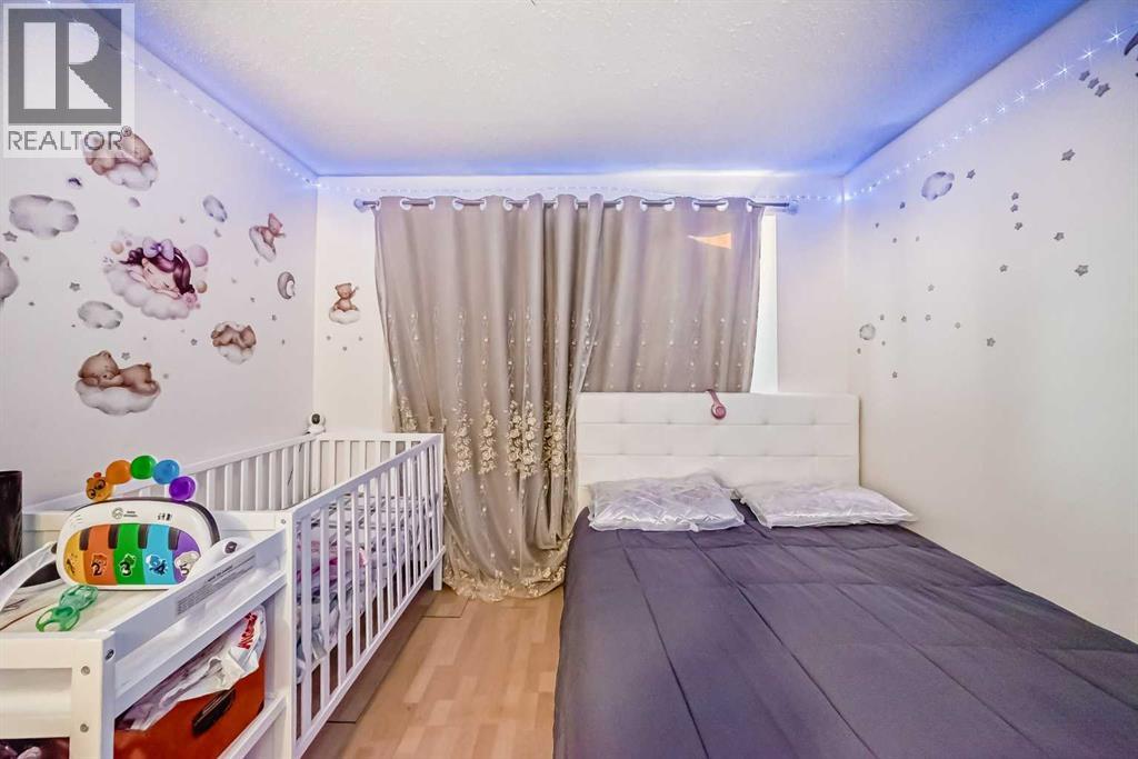 Single Family House Bi-level for Sale in  Falsby Way NE Falconridge Calgary 