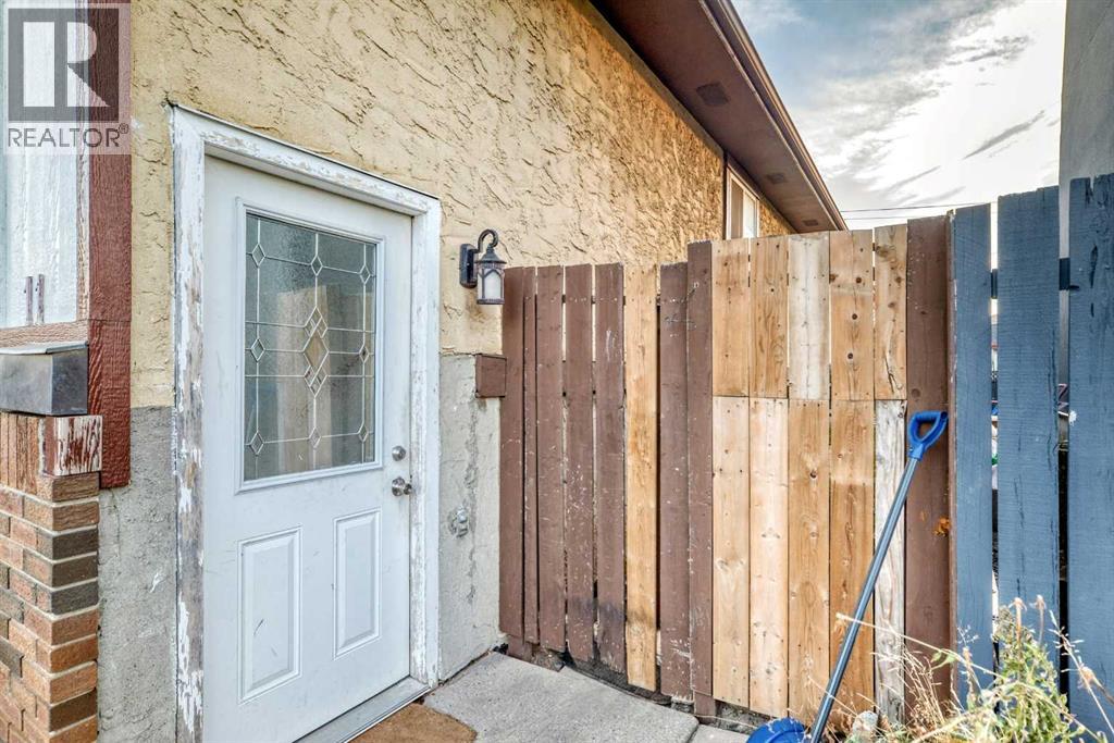 Single Family House Bi-level for Sale in  Falsby Way NE Falconridge Calgary 