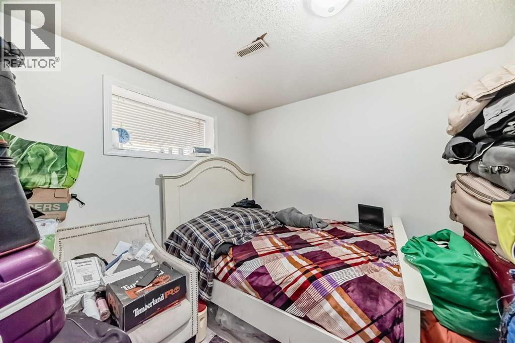 Single Family House Bi-level for Sale in  Falsby Way NE Falconridge Calgary 