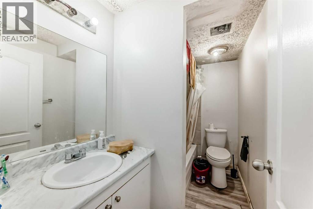 Single Family House Bi-level for Sale in  Falsby Way NE Falconridge Calgary 