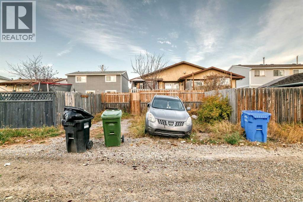 Single Family House Bi-level for Sale in  Falsby Way NE Falconridge Calgary 