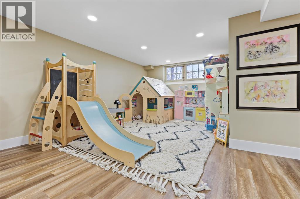 Single Family House for Sale in  Shelbourne Street SW Scarboro Calgary 