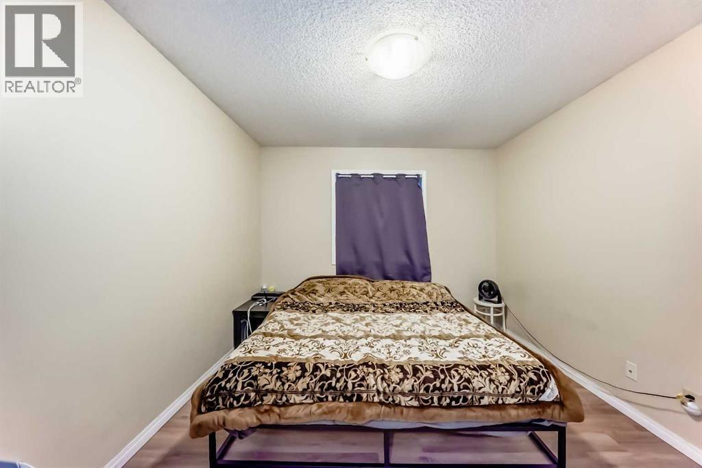 Single Family House Bi-level for Sale in  Saddlebrook Gardens NE Saddle Ridge Calgary 