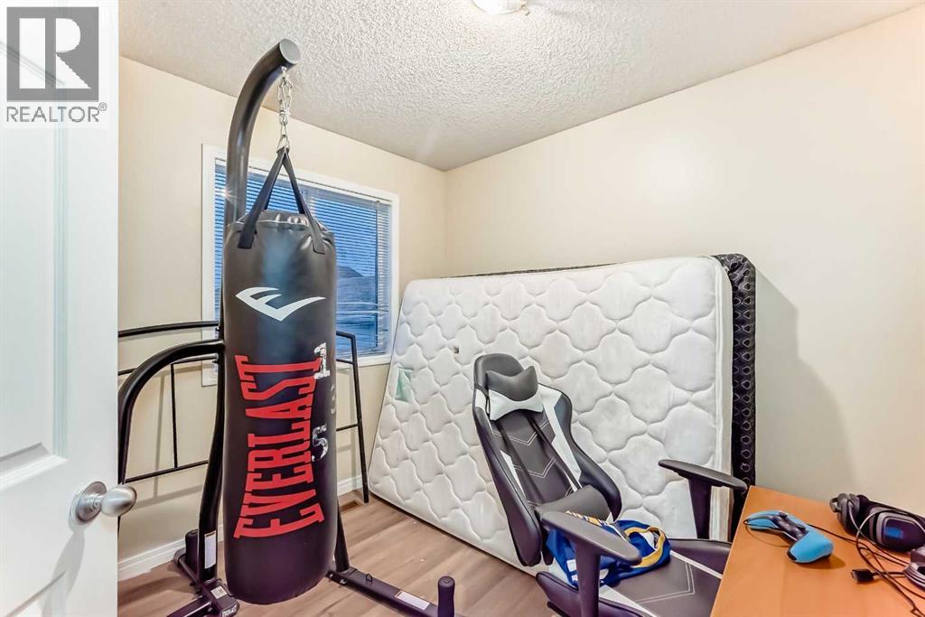 Single Family House Bi-level for Sale in  Saddlebrook Gardens NE Saddle Ridge Calgary 