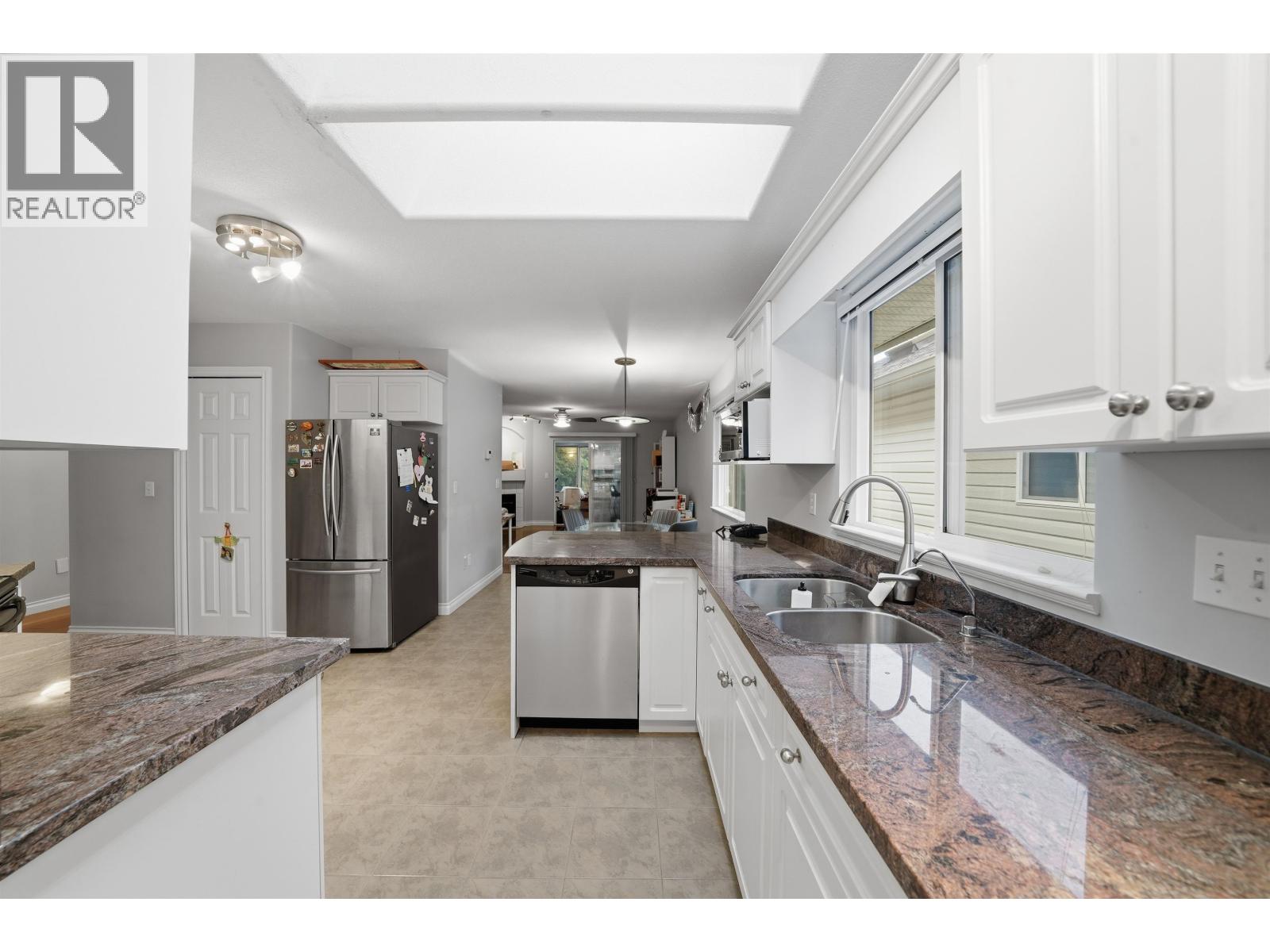 3221 RALEIGH STREET, Port Coquitlam