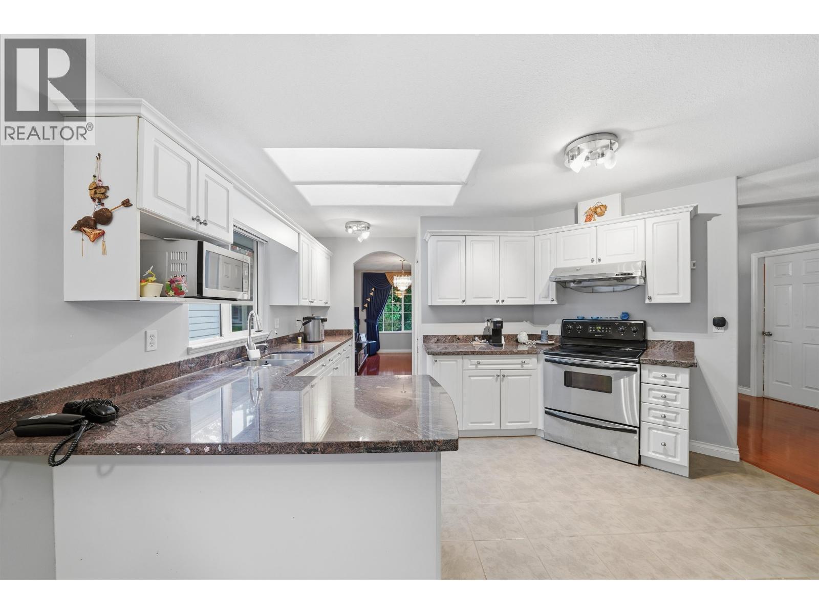 3221 RALEIGH STREET, Port Coquitlam