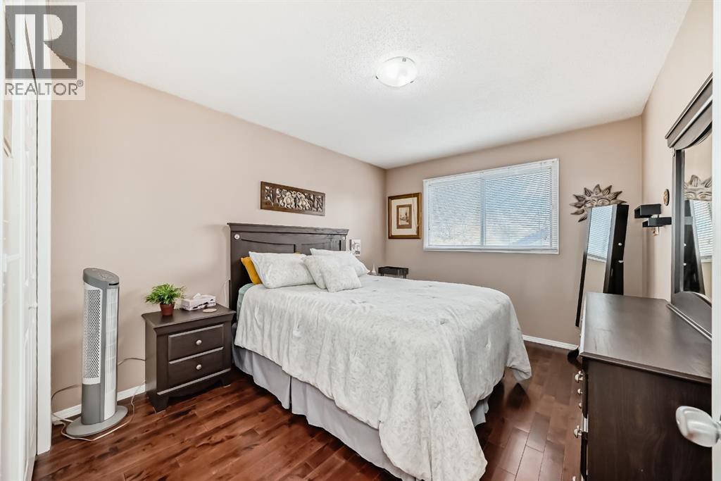 Single Family House Bungalow for Sale in  Berkley Road NW Beddington Heights Calgary 