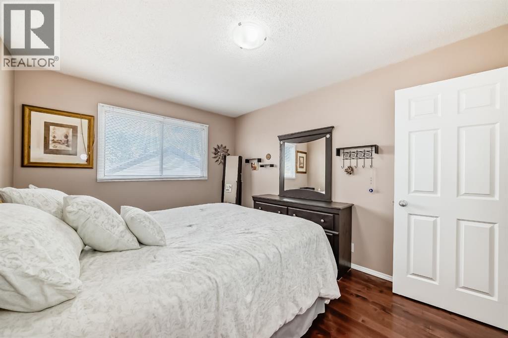 Single Family House Bungalow for Sale in  Berkley Road NW Beddington Heights Calgary 