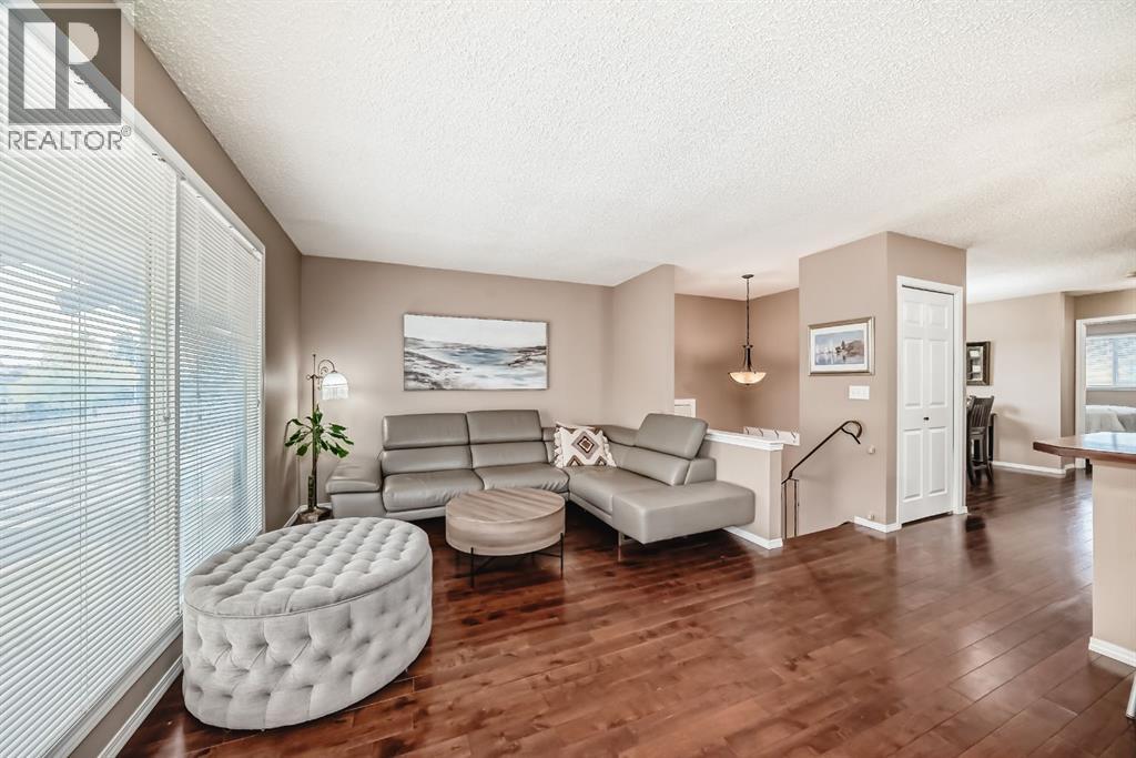 Single Family House Bungalow for Sale in  Berkley Road NW Beddington Heights Calgary 