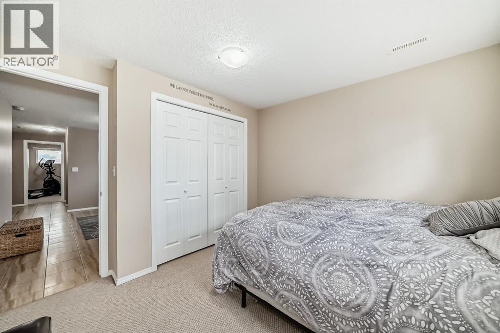 Single Family House Bungalow for Sale in  Berkley Road NW Beddington Heights Calgary 