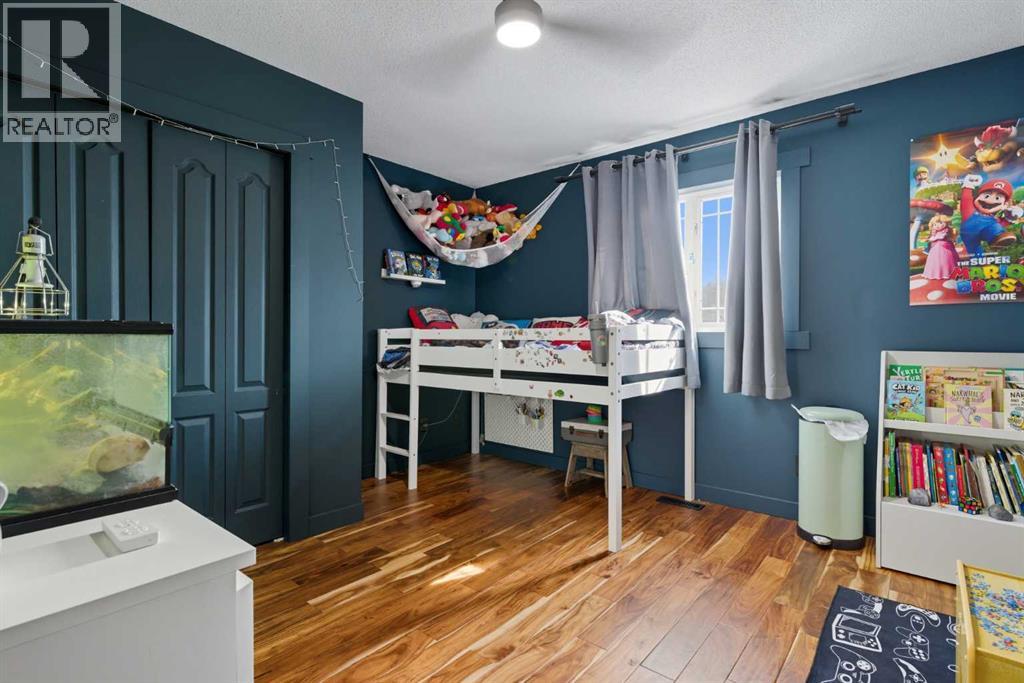 Single Family House for Sale in  Tuscarora Close NW Tuscany Calgary 