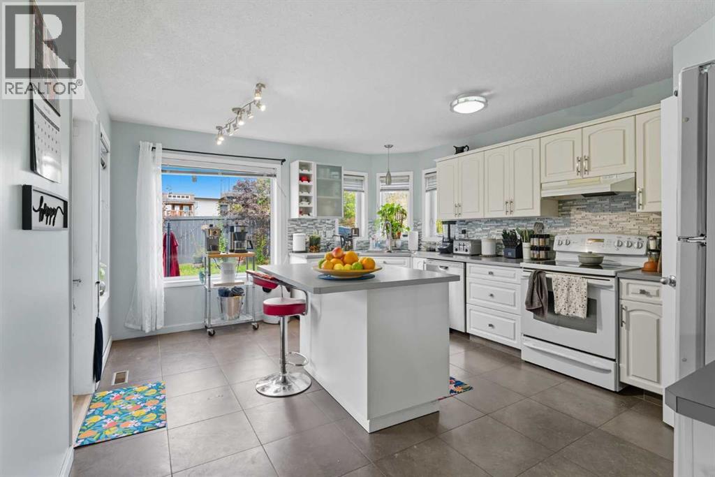 Single Family House for Sale in  Tuscarora Close NW Tuscany Calgary 