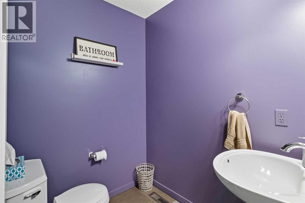 Single Family House for Sale in  Tuscarora Close NW Tuscany Calgary 