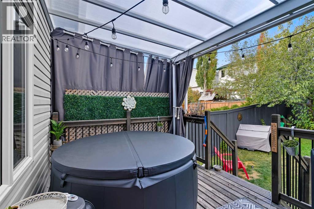 Single Family House for Sale in  Tuscarora Close NW Tuscany Calgary 