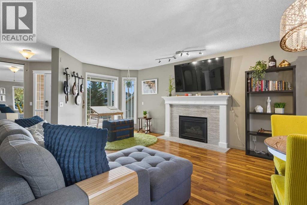 Single Family House for Sale in  Tuscarora Close NW Tuscany Calgary 