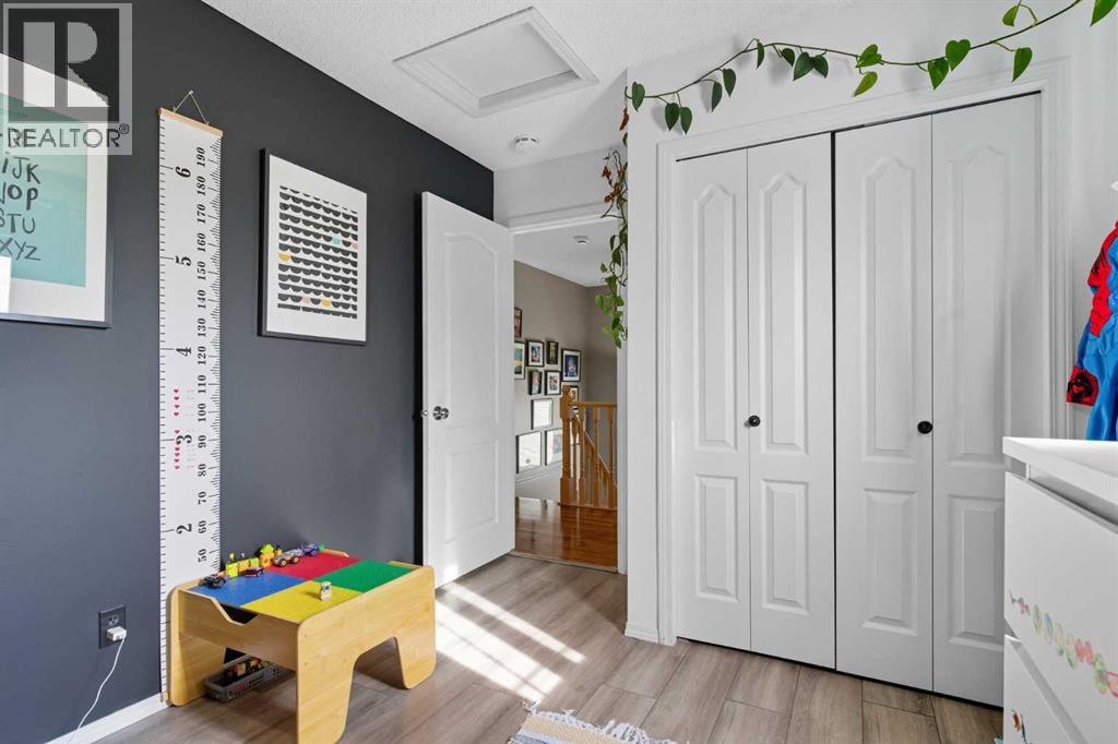 Single Family House for Sale in  Tuscarora Close NW Tuscany Calgary 