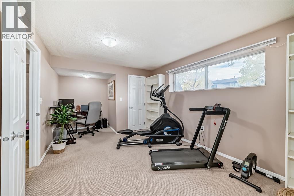 Single Family House Bungalow for Sale in  Berkley Road NW Beddington Heights Calgary 