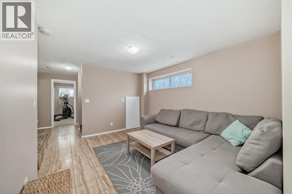 Single Family House Bungalow for Sale in  Berkley Road NW Beddington Heights Calgary 