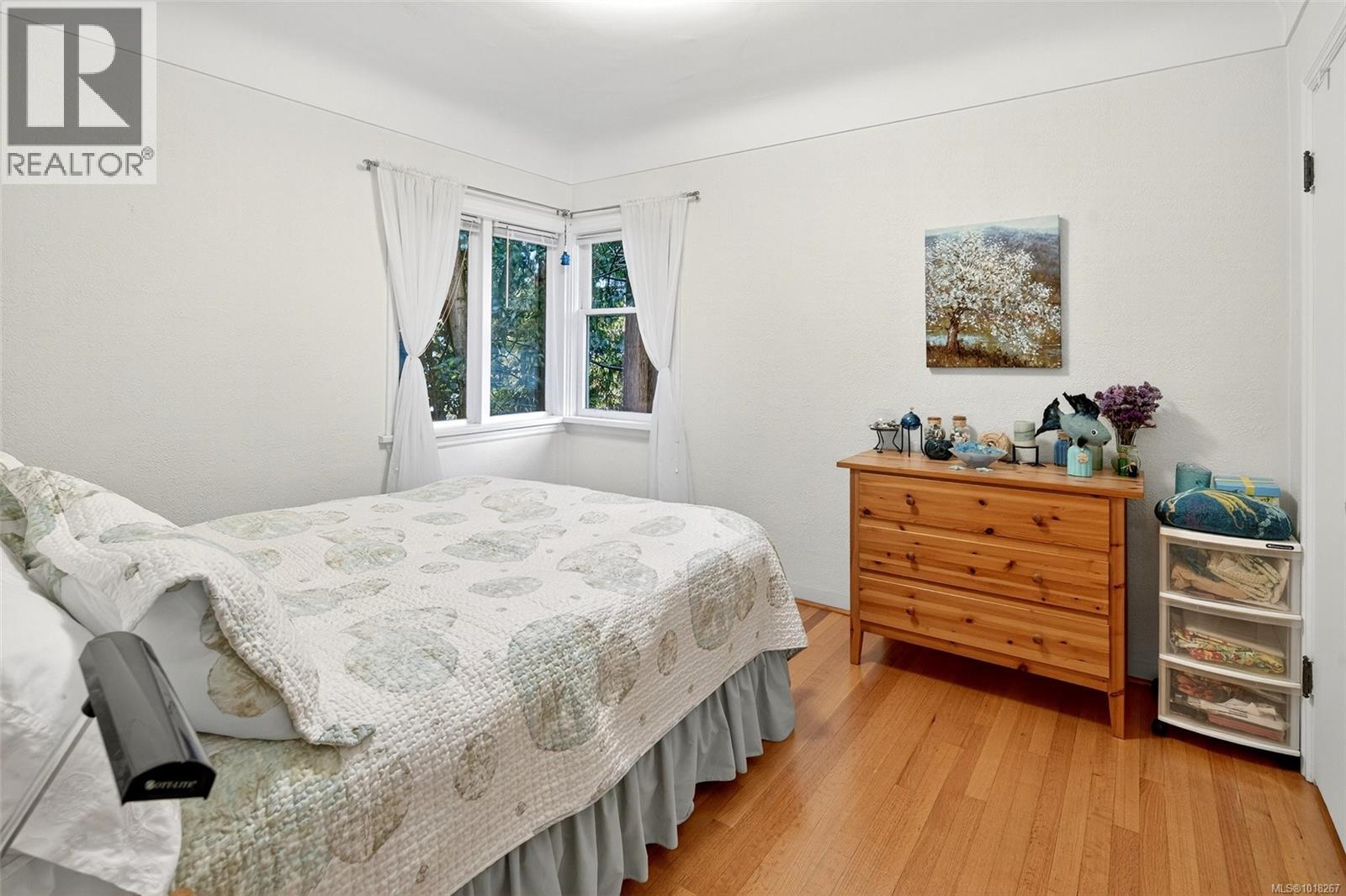 416 RICHMOND AVE - 18