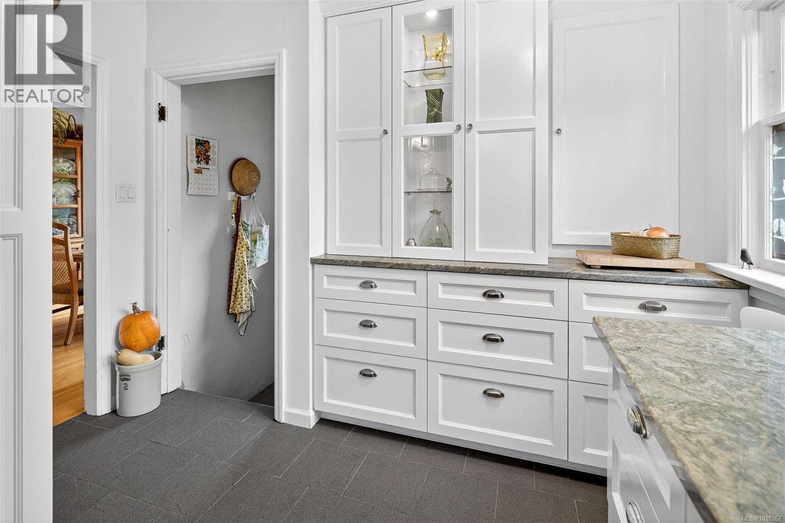 416 RICHMOND AVE - 3