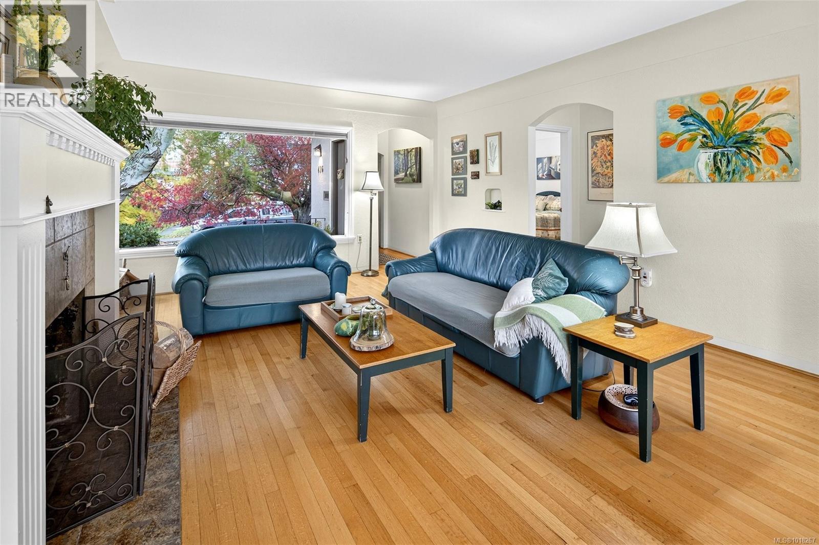 416 RICHMOND AVE - 10