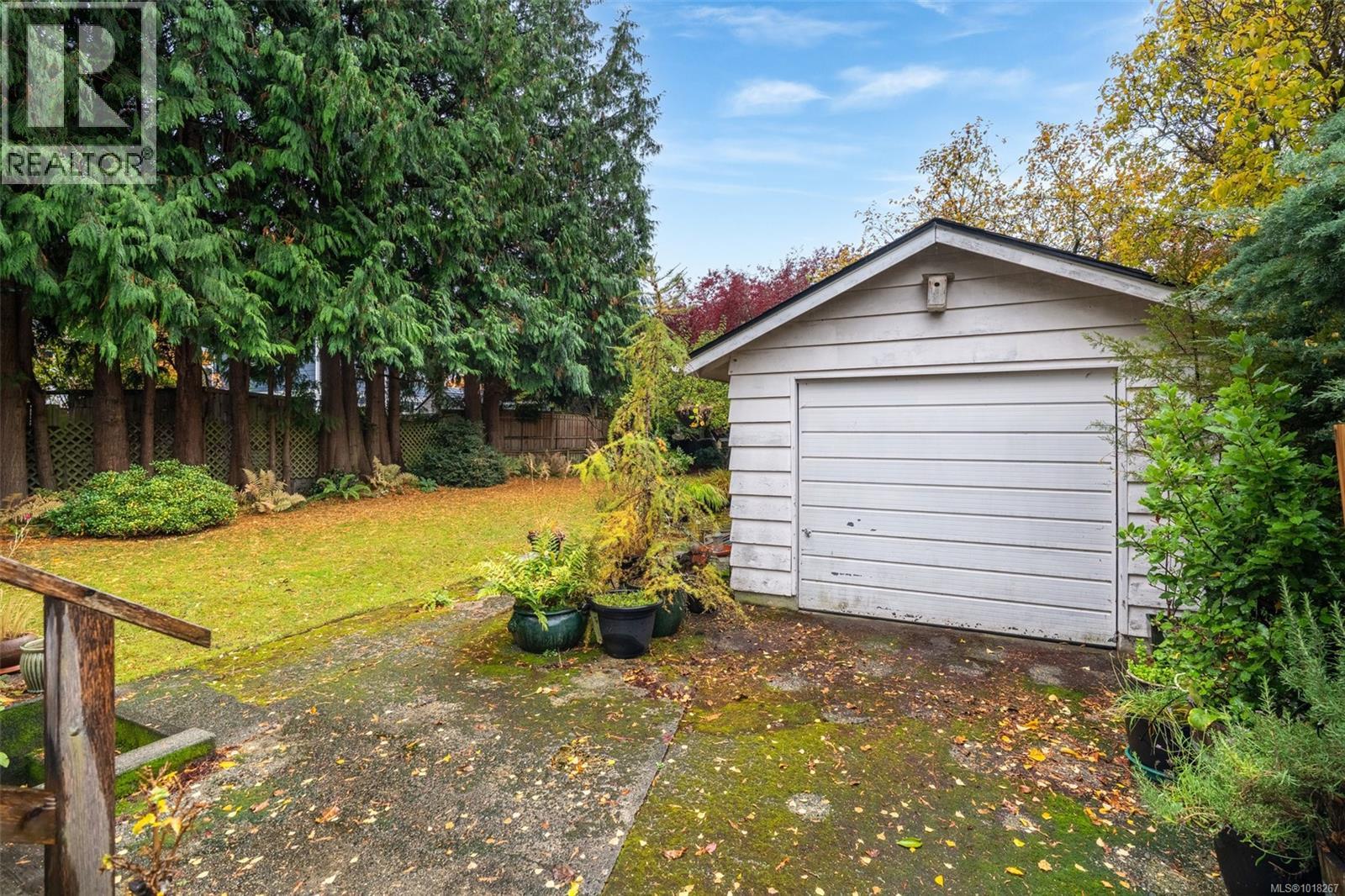 416 RICHMOND AVE - 34