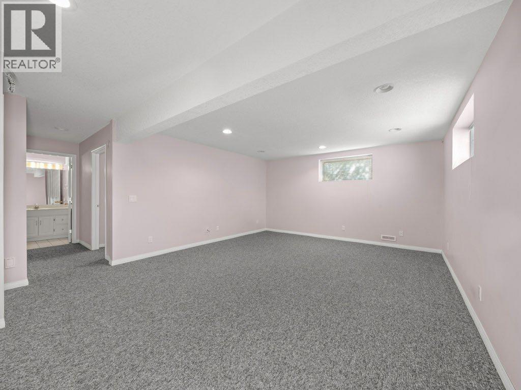 Single Family House for Sale in  Woodbrook Road SW Woodbine Calgary 