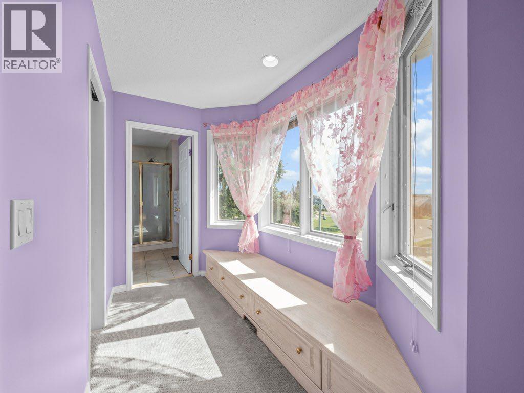 Single Family House for Sale in  Woodbrook Road SW Woodbine Calgary 