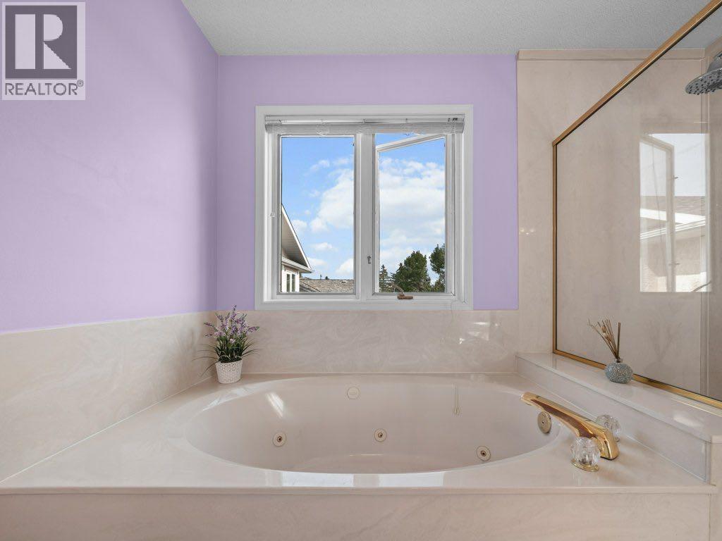 Single Family House for Sale in  Woodbrook Road SW Woodbine Calgary 