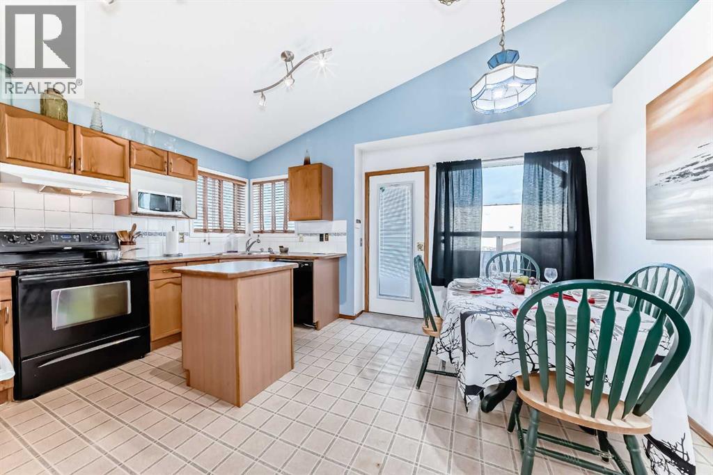 Single Family House Bi-level for Sale in  ERIN MEADOW Way SE Erin Woods Calgary 