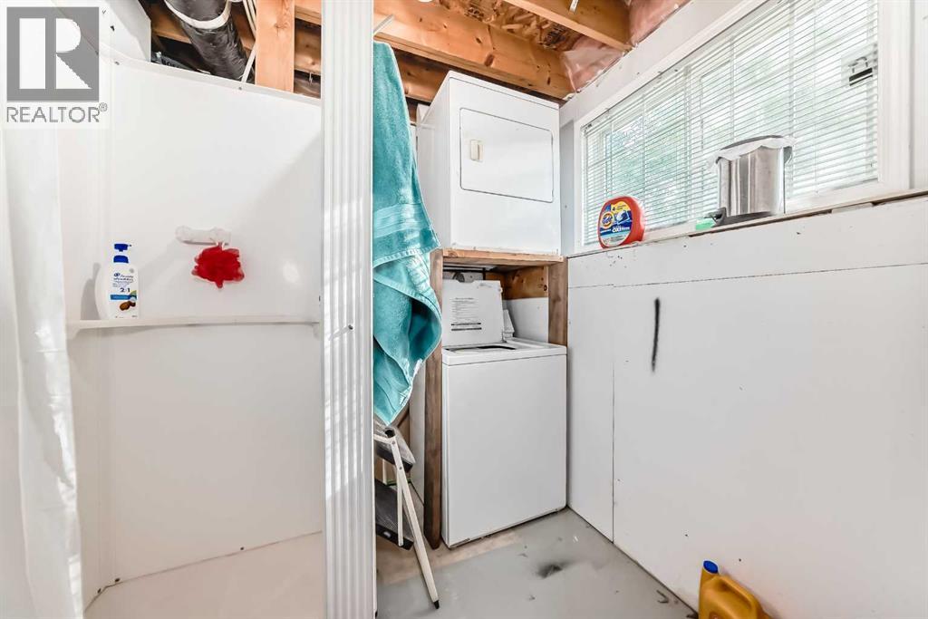 Single Family House Bi-level for Sale in  ERIN MEADOW Way SE Erin Woods Calgary 